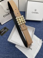 品牌 香奈儿女带 特 描述 双面原版皮可调节式皮带，小牛皮材质，配有钯金色和银色钢金属扣 牛皮材质 不锈钢 香奈儿扣 3.0厘米 意大利制造 腰带为意大利尺寸，