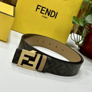 fendi 芬迪 专柜同款 双环正反用腰带 Ff按钉搭扣 棕色Cuoio Romano皮革材质 反面面料带有烟草黄和黑色Ff图案 黑色珐琅金属饰面 时尚经典 百