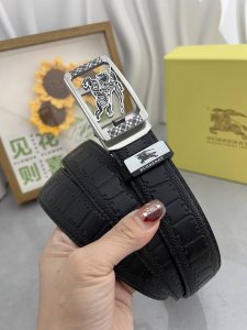 品名：巴宝莉 自动带 材质：原单牛皮腰带 百分百头层牛皮腰带保证真皮，24K纯钢扣，专柜原单品质、做工精细，时尚大牌，送人自用首选 包装： 请认准如图专柜包装赠