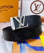 皮带：Lv..路易..威登顶级复刻. 腰带：原单品质百分百头层牛皮，保证真皮。雕花双层工艺.真空电镀.永不掉色.24K纯钢扣进口头层牛皮，老花，黑格，棕格，黑花