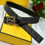 特 Fendi芬迪专柜同款 宽4.0Cm 双环正反用腰带 Ff按钉搭扣 黑色Cuoio Romano皮革材质 反面面料带有烟草黄和黑色Ff图案 四方金属饰面 时
