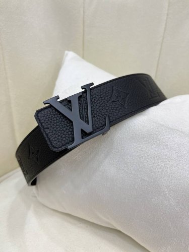 Lv 4.0Cm进口牛皮面料 专柜对版 展现时下流行的工艺-动感设计精神。