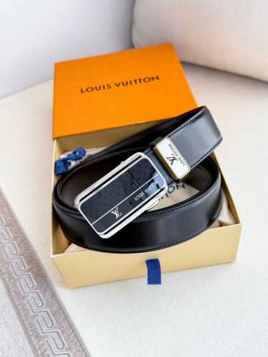 品名：Lv..路易..威登 腰带原单自动带 皮带 型号：自动扣，纯钢材质自动扣，头层牛皮自动带身，实物拍摄 材料：百分百头层牛皮，保证真皮。24K纯钢扣，永不掉