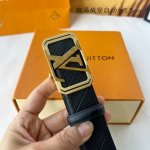 特 品牌： 路易威登 新款进口小牛皮，手感细腻柔软。搭配纯钢自动精品钢扣，宽度：3.5Cm