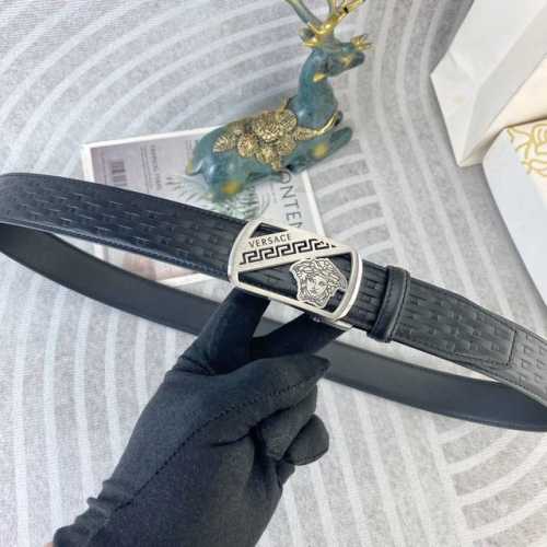 范思哲 特种皮腰带自动带系列 ，原厂五金精品不锈钢扣，手感柔软舒适 宽3.5Cm。