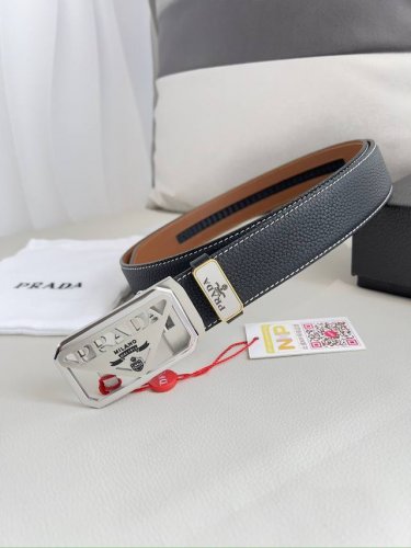 品名：普拉达.Prada 腰带 皮带自动带 型号：自动带，经典纯钢材质自动扣，图片实物拍摄 材料：百分百头层牛皮，保证真皮。24K纯钢扣专柜同等质量， 双面头层