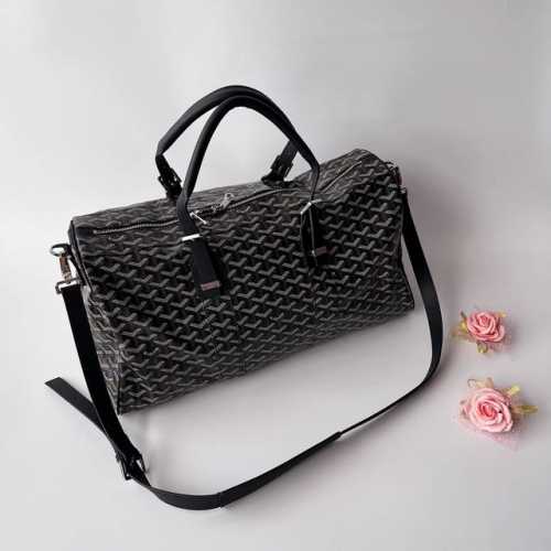 G0Yard 戈雅 成立于1853年，已超过150年的历史，Goyard 高雅旅行包，便携随身携带，轻便 耐磨材质，标志性的细节处理也彰显了品牌历史，160年来