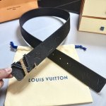 原版包裝 L0Uis Vuitt0N 專櫃最新升級版本 寬度40毫米 全新訂製雙面進口小牛皮 一面壓花 一面水波紋 配置新型字母搭扣 雙面用 滿足不同需求 經典
