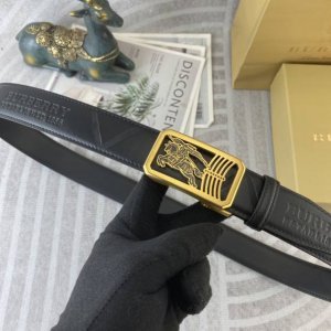 巴宝莉 特种皮腰带自动带系列 ，原厂五金精品不锈钢扣，手感柔软舒适 宽3.5Cm。P200