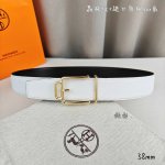 Hermè 爱马仕 双头尖 双面原版 原单品质 进口头层牛皮 纯白色荔枝纹搭配黑色平纹 寸半38Mm 配H官网新款金 银 黑扣