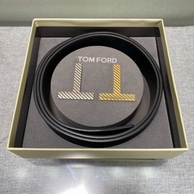 双扣头汤姆福特最新网红爆款双面头层牛皮专柜同步3.8宽新款上市了，原版牛皮，搭配铜扣，优雅，大方用的方便。谢谢你转载。