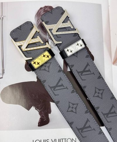 皮带：Lv..路易..威登顶级复刻- 腰带：原单品质百分百进口原厂头层牛皮，保证真皮。雕花设计.真空电镀.永不掉色.24K纯钢扣头层牛皮.老花，格子，黑格，黑老