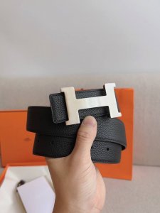 特P160 爱马仕（Hermes）Constance 皮带扣 & 双面皮腰带38毫米。 采用Epsom原版小牛皮，搭配精品纯钢扣五金。立体的结构设计，打造优雅轮