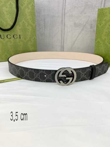 特 宽度3.5 cm gucci Marmont系列每一季都会推陈出新，为灵感源于70年代的标志性GG配件注入现代精髓。Supreme帆布印花 腰带反面采用黑色