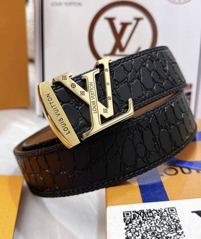 皮带：Lv..路易..威登顶级复刻. 腰带：原单品质百分百头层牛皮，保证真皮。雕花镂空工艺.真空电镀.永不掉色.24K纯钢扣纯手工编织系列双面可用专柜同等质量，