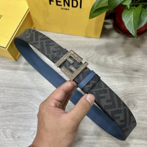 fendi 芬迪 专柜同款 宽4.0Cm 双环正反用腰带 Ff按钉搭扣 蓝色Cuoio Romano皮革材质 反面面料带有烟草黄和黑色Ff图案 黑色珐琅金属饰面