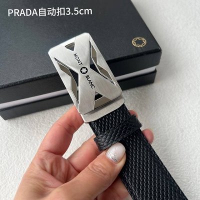 特 品牌：万宝龙 Montblanc家持续其一贯的高雅，绅士，精致的风格，进口小牛皮。手感细腻柔软。纯铜精品，男士必备！宽度：3.5Cm