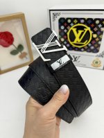 品名：Lv..路易..威登原单 材质：原单牛皮腰带 百分百头层牛皮腰带保证真皮，24K纯钢扣，专柜原单品质、做工精细，时尚大牌，送人自用首选 包装： 请认准如图