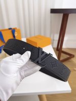 特 Lv.路易威登 全套包装 原版品质 代工厂货品 40Mm宽度 正品一体铸造五金钢扣，原厂皮料 双面原厂定制面料，区别市场货