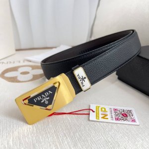 品名：普拉达.Prada 腰带 皮带自动带 型号：自动带，经典纯钢材质自动扣，图片实物拍摄 材料：百分百头层牛皮，保证真皮。24K纯钢扣专柜同等质量， 双面头层