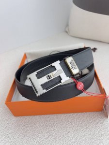 品名：爱马仕.Her..Mes自动扣皮带 腰带 型号：自动扣，纯钢材质经典自动扣，头层牛皮自动带身，内穿款 腰带：百分百头层牛皮，自动带身，保证真皮。24K纯钢