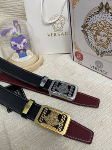 品名：Versace.范思哲 材质：原单牛皮腰带 百分百头层牛皮腰带保证真皮，24K纯钢扣，专柜原单品质、做工精细，时尚大牌，送人自用首选 包装： 请认准如图专