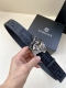 带宽3.8Cm Versace 范思哲 此款缎带腰带风格十分休闲，饰有标志性希腊回纹图案，可搭配休闲单品或高腰正装。 闭合式佩戴 希腊回纹图案 材质：100%聚