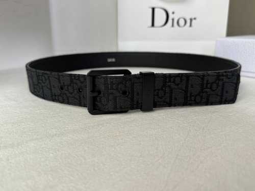 35毫米黑色与米色Dior Oblique印花与黑色牛皮荔枝底，精致金属针扣。简约时尚超级洋气百搭 顶级 原单150