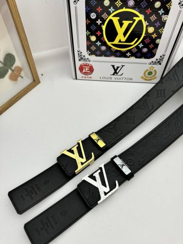 品名：Lv..路易..威登原单 材质：原单牛皮腰带 百分百头层牛皮腰带保证真皮，24K纯钢扣，专柜原单品质、做工精细，时尚大牌，送人自用首选 包装： 请认准如图