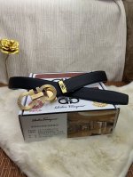 品名：菲拉格幕 原单皮带 材质：原单牛皮腰带 百分百头层牛皮腰带保证真皮，24K纯钢扣，专柜原单品质、做工精细，时尚大牌，送人自用首选 包装： 请认准如图专柜包