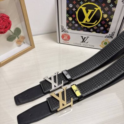 品名：Lv..路易..威登 材质：原单牛皮腰带 百分百头层牛皮腰带保证真皮，24K纯钢扣，专柜原单品质、做工精细，时尚大牌，送人自用首选 包装： 请认准如图专柜