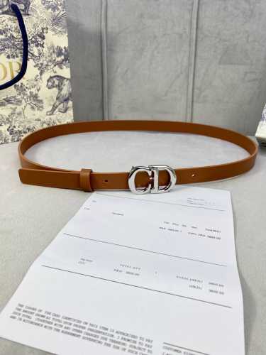 宽度2.0Cm Dior 迪奧 爆款平面無線帶身 Saddle进口小牛皮带身 金属“Cd”标志 採用進口雙面頭層牛皮