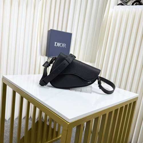 市场最高版本 原单品质 正品打版 迷你马鞍包 黑色 Dior Icons 牛皮革 编号: 2Adca543Ken_H00N 这款马鞍包于迪奥二零二五夏季男装系列