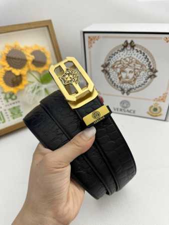 品名：Versace.范思哲 自动带 材质：原单牛皮腰带 百分百头层牛皮腰带保证真皮，24K纯钢扣，专柜原单品质、做工精细，时尚大牌，送人自用首选 包装： 请认 - 点击图像关闭