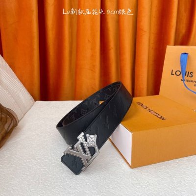 louis Vuitton 经典原单品质，经典压花面配原版压花皮底，原单精品挂扣，精工制作，细节看图，实物拍摄，高端奢华，宽度4.0Cm