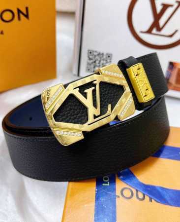 皮带：Lv..路易..威登顶级复刻. 腰带：原单品质百分百头层牛皮，保证真皮。镶嵌颗颗饱满钻石镶钻工艺.真空电镀.永不掉色.24K实心纯钢扣头层小牛皮荔枝纹路双 - 点击图像关闭