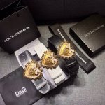 特P210 Dolce&Gabbana 新款 Ldevotion 系列鞍皮腰带，点缀手工徽标爱心珠宝搭扣，镶嵌珍珠装饰 4.0Cm