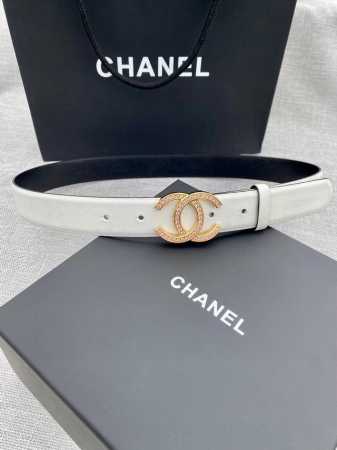 宽度3.0Cm Chanel 香奈儿 女士腰带皮带新款柔软的内衬进口小牛皮搭配精品镶钻钢扣金 银色扣。 - 点击图像关闭