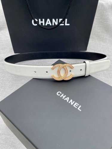 宽度3.0Cm Chanel 香奈儿 女士腰带皮带新款柔软的内衬进口小牛皮搭配精品镶钻钢扣金 银色扣。