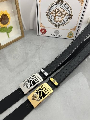 品名：Versace.范思哲 自动带 材质：原单牛皮腰带 百分百头层牛皮腰带保证真皮，24K纯钢扣，专柜原单品质、做工精细，时尚大牌，送人自用首选 包装： 请认