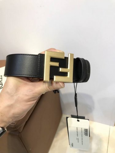 配送专柜包装 打孔针 特 新款 Fd 宽38 Mm 支持Nfc 芯片扫描，标志造型皮带，原版F立体质感沙色铆钉扣，进口原版面配小牛皮制成，手感柔软，镀金表面金属