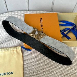 L0Uis Vuitt0N 今季新品 驢家男士原單腰帶 寬度40毫米 定制防水麵料內襯進口小牛皮底經久耐用 不懼天氣 全新開模精鋼五金搭扣 細節處盡顯品質 一麵