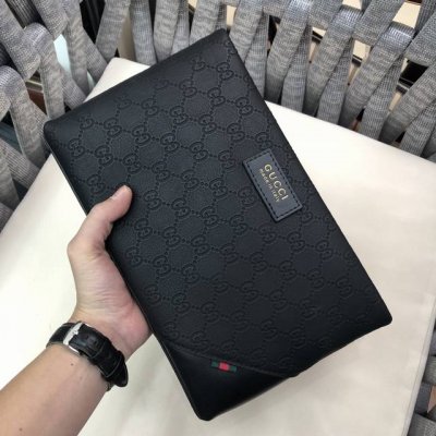 顶级原单品质！市场独家最高版本 G家 意大利专柜原版，进口原版牛皮 。超多隔层实用空间，永不过时的休闲爆款 喜欢的速度下手。尺寸27-18.5-5 型号：661
