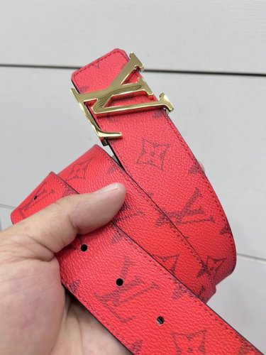 Lv.路易威登 全套包装 宽度 40Mm宽度 正品一体铸造五金钢扣 原厂皮料 双面原厂定制进口面料 可送礼自用不错选择