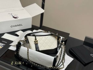 配折叠盒飞机盒 Size：20.15Cm 香奈儿 流浪包 经典就是经典！绝对百搭！ 依然还是跑量价格P