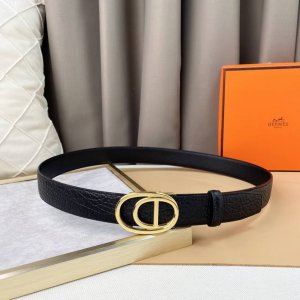h家。 头层牛皮 宽3.5Cm 官网同步，不锈钢金属标识，适合商务低调人士！自动带款式！