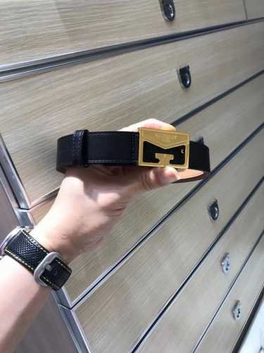 配送专柜包装 打孔针 宽30Mm，原单进口小牛皮 头层牛皮，搭配原单钌钯电镀Gg扣，手感.油边近乎完美，原产皮料定制，质感无可挑剔，出众的细节，高清实拍，货真价