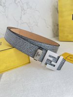 品名：芬迪.Fendi腰带 皮带原单 型号：挂扣，原版经典纯铜精品字母挂扣，实物拍摄，双面头层牛皮 材料：百分百头层牛皮，保证真皮。专柜同等质量，纯铜字母挂扣，