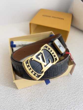 品名： Lv..路易..威登腰带皮带原单 型号：挂扣，经典纯钢材质面字母挂扣，头层牛皮，图片实物拍摄 材料：头层牛皮，挂扣系列，纯钢材质扣头，钯镀电镀工艺永不掉 - 点击图像关闭