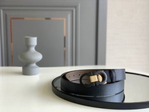 正品有售Ferragamo 菲拉格慕 Italy专柜在售正品 此款采用原厂进口皮制作 走线油边细致 正品开模 搭配原版Gancio五金 3.5Cm规格 顶级